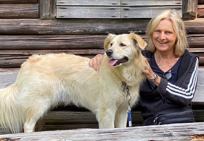 Astrid mit Begleithündin Lila