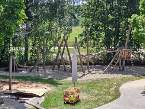 Sandspielbereich neben dem Kletterbereich