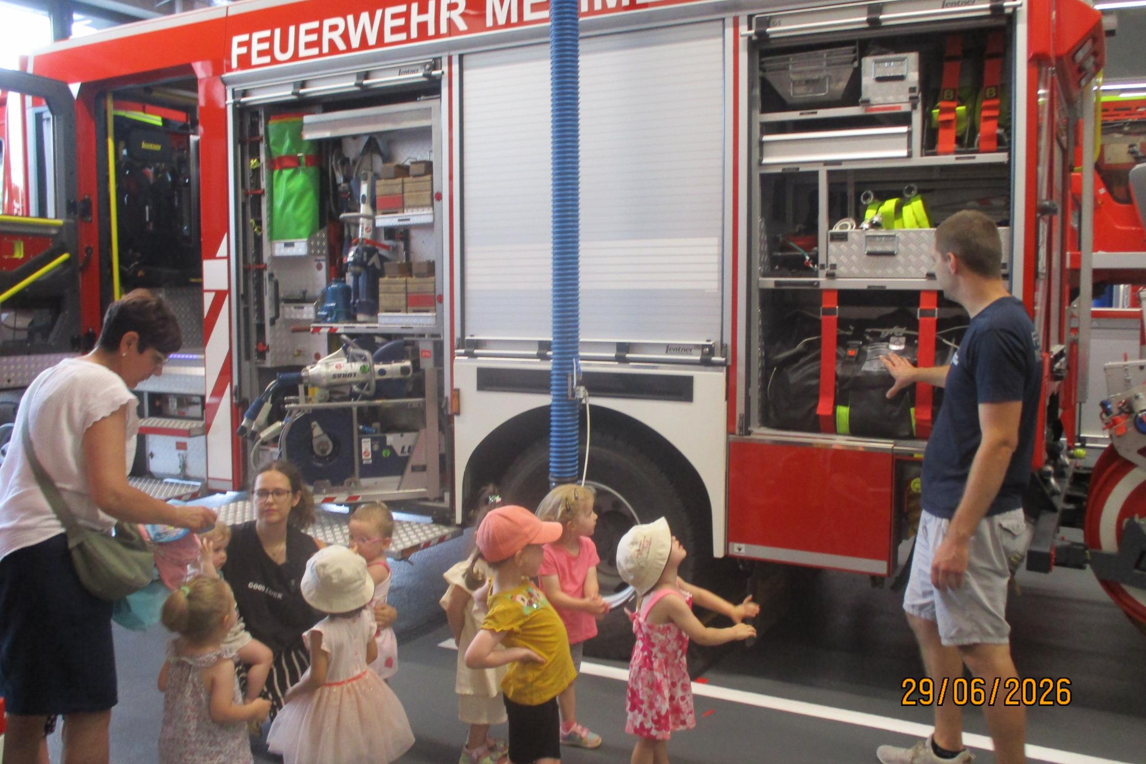 Feuerwehrbesuch der Krippe